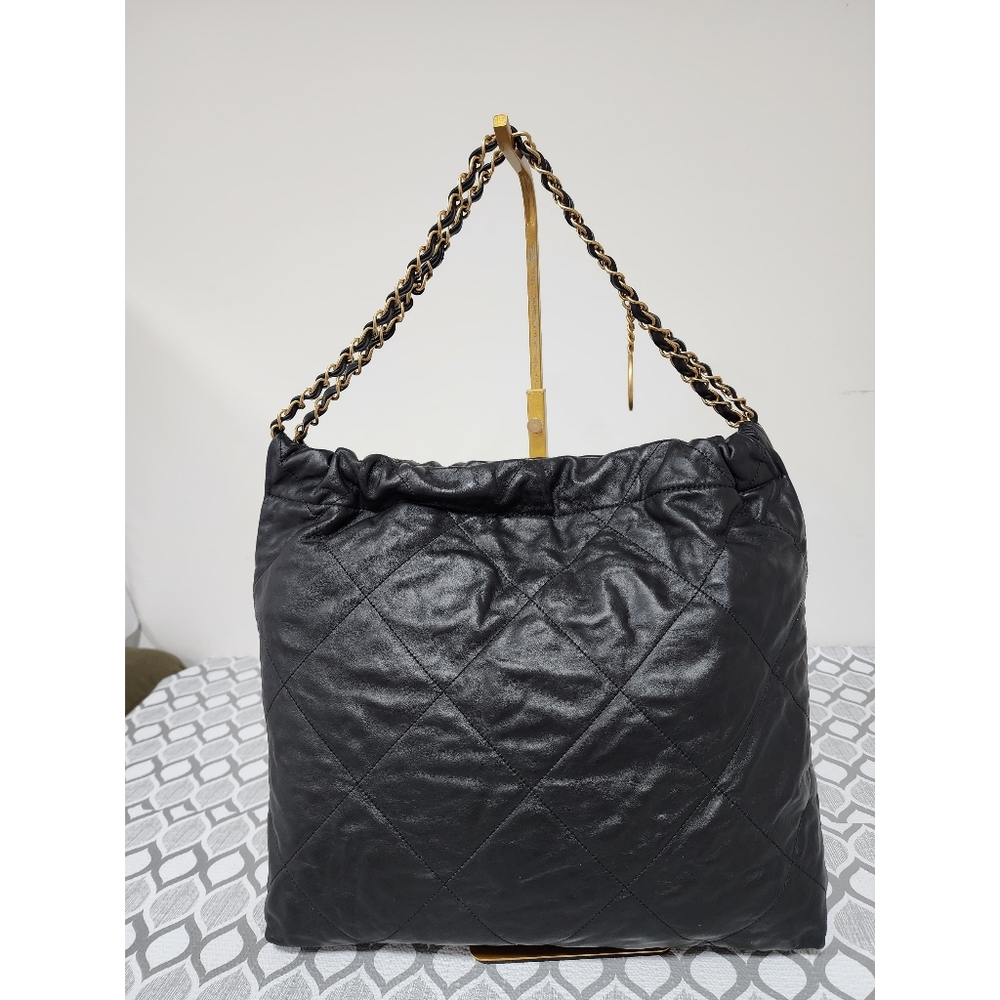 CHANEL Quilted Shiny Calfskin Leather 22 Hobo Bag Black - Picture 3 of 15